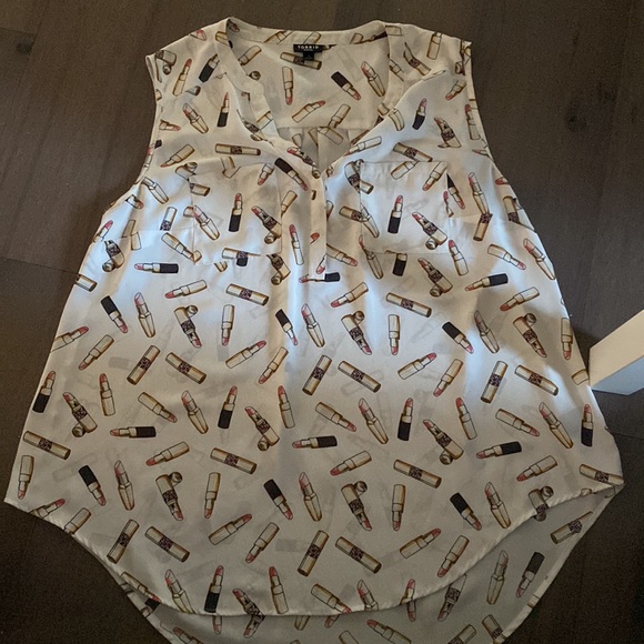 2 Torrid Tops - Picture 4 of 5